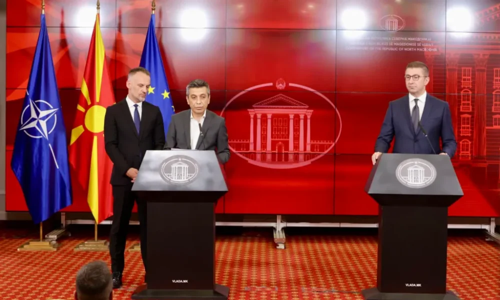 Me porosi të Mickoskit  Izet Mexhiti manipulon anketat për të promovuar Arben Fetain si lider të VLEN