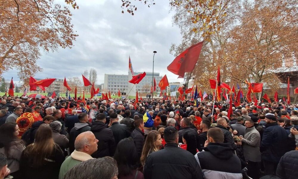 Drejtësi për çlirimtarët  shqiptarët gati për protestën në Strasburg