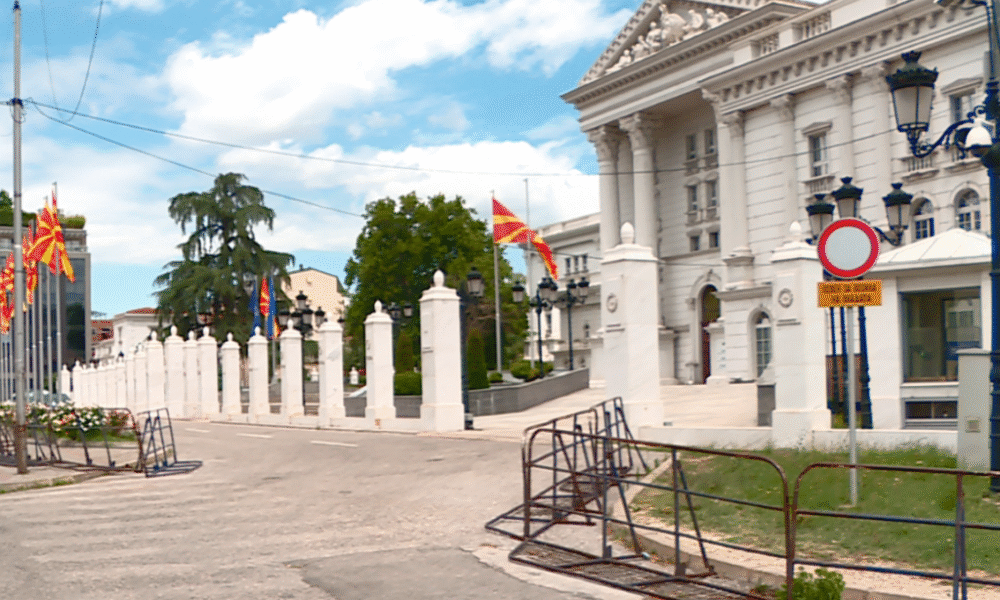 Shkurtohet buxheti në disa projekte shqiptare