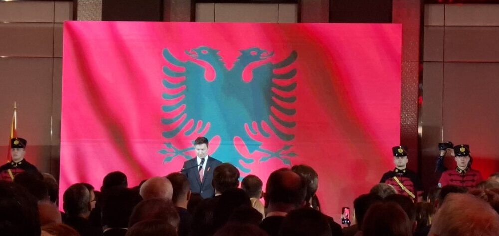 Në Shkup shënohet 28 Nëntori  nën patronatin e ambasadorit të Shqipërisë  Denion Meidani