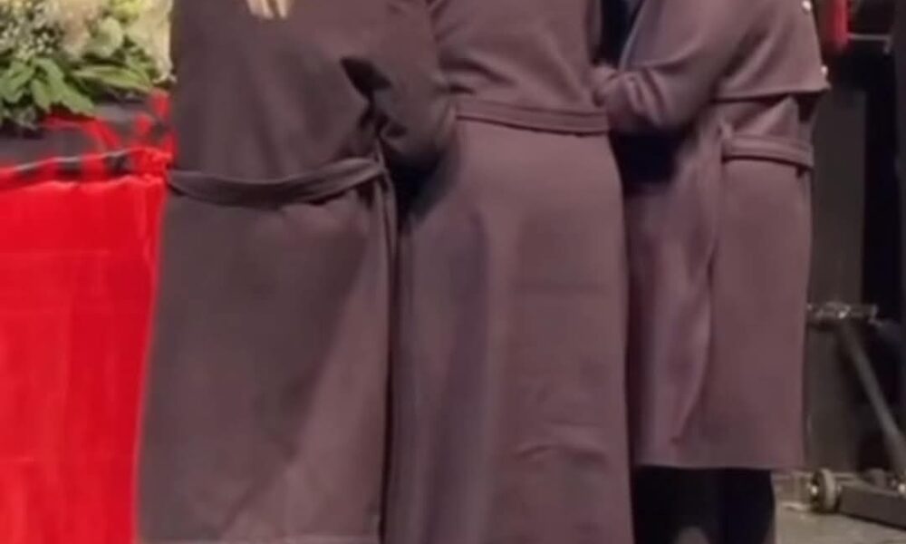 Selvija i jep lamtumirën e fundit Shpatit  nëna Gjylymsere e ngushëllon