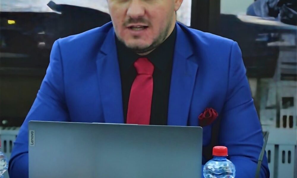 Profesori i sportit  Faton Zenuni  I vetmi politikan që ndihmoi sportin në Kumanovë është këshilltari Huzeir Mustafi