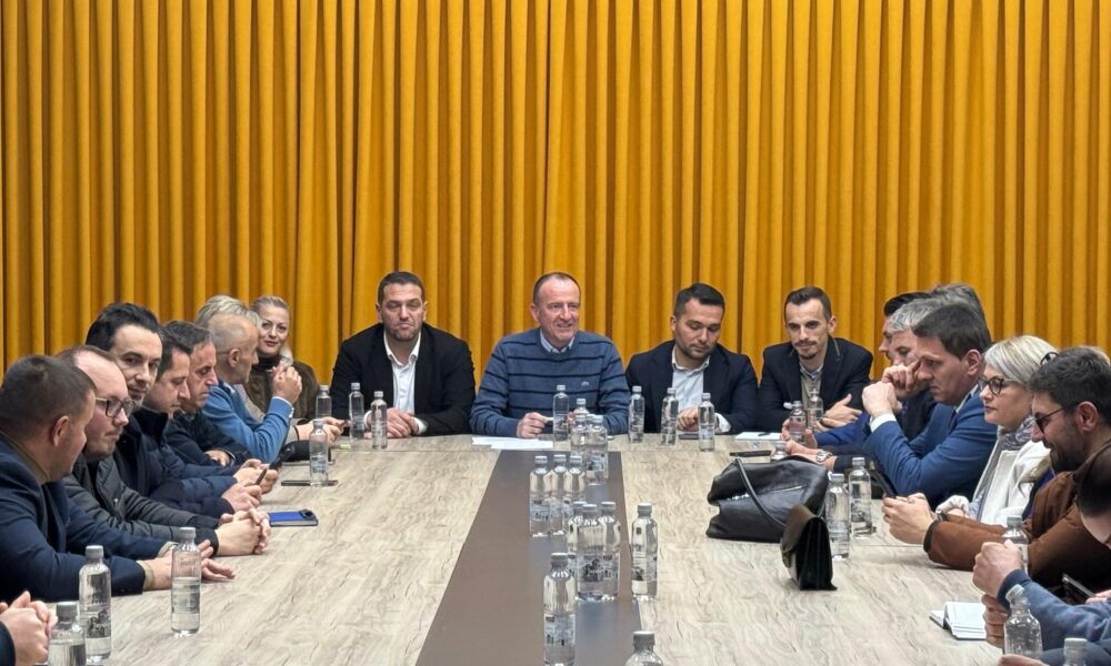 ASH   Taravari mbështet protestën në mbrojtje të vlerave të UÇK së