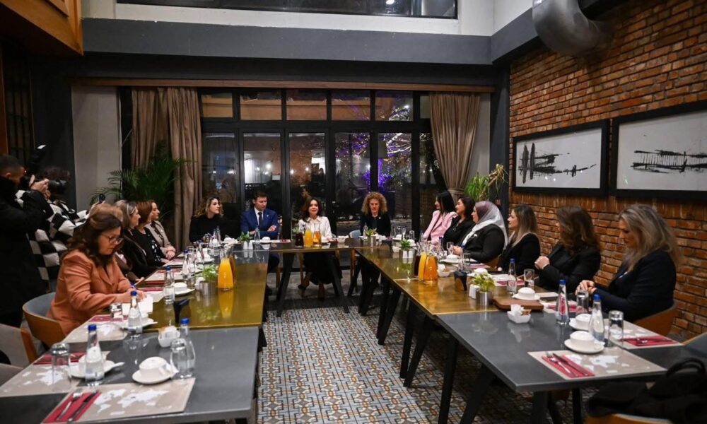 Ambasadori Meidani mirëpret Ministren Spiropali në Shkup  Dialog mbi rolin e grave dhe agjendën europiane me deputetet shqiptare