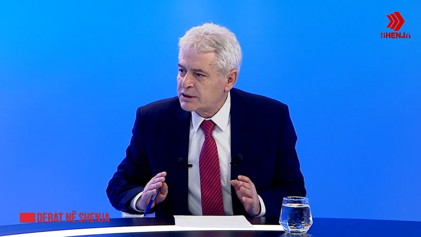 Ahmeti  Gjuha shqipe është zyrtare  nuk është gjuhë e cila flitet vetëm në çarshi