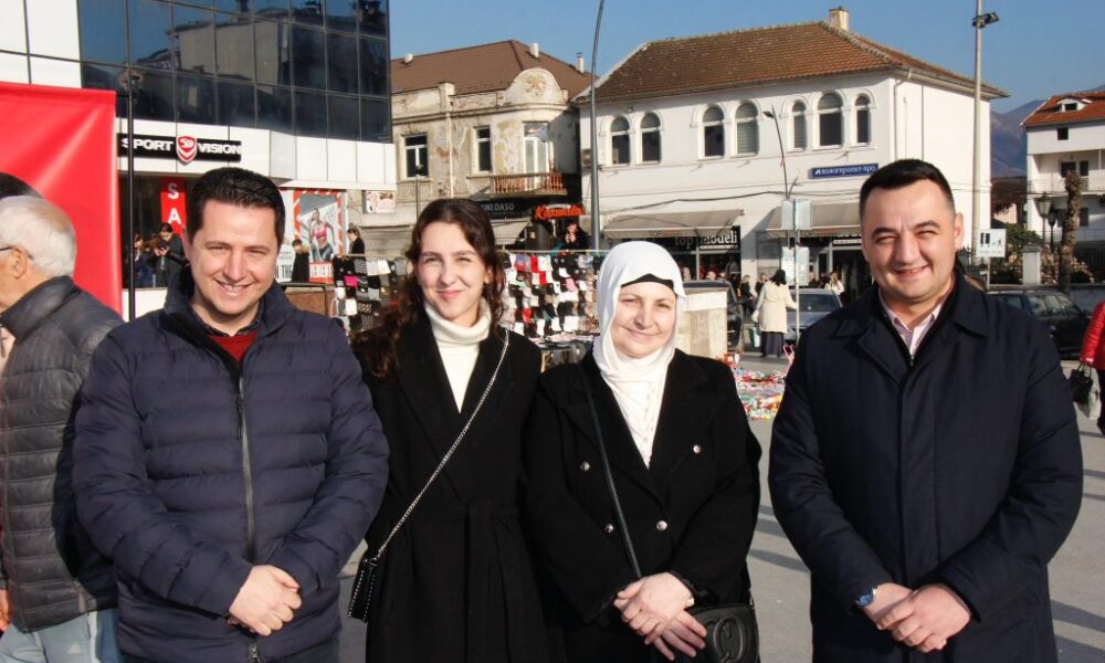 Valbon Limani vazhdon edhe sot fushatën në qendër të Gostivarit mes qytetarëve për fundvit