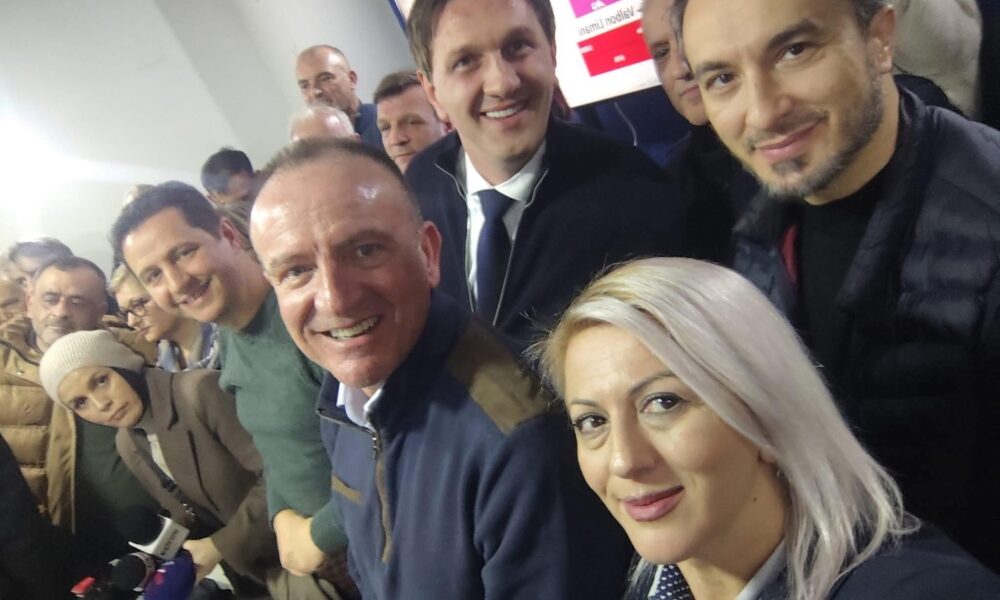 Arben Taravari uron Valbon Limanin dhe Isen Shabanin për fitoret bindëse në Gostivar dhe Vrapçisht