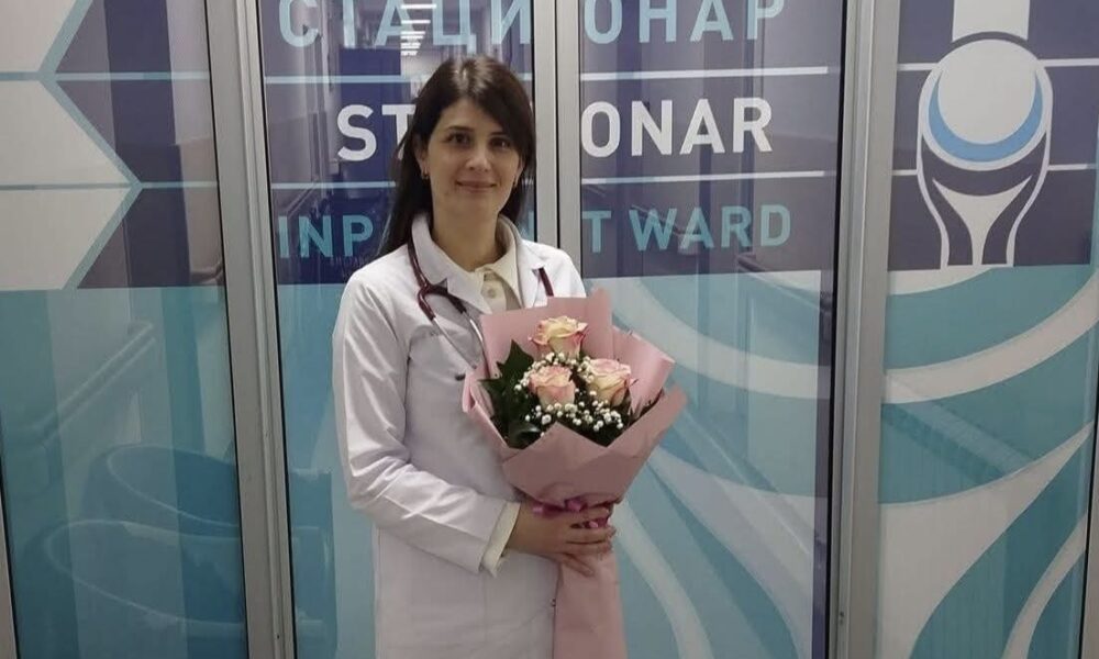 Dr  Mediha Lushi Selimi specialiste e parë e Reumatologjisë në Spitalin e Gostivarit