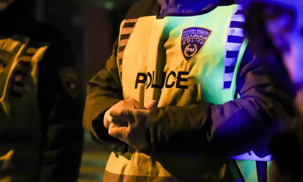 Djali ia  vjedh  të dhënat personale nënës për ta futur në listën për këshill të komunës