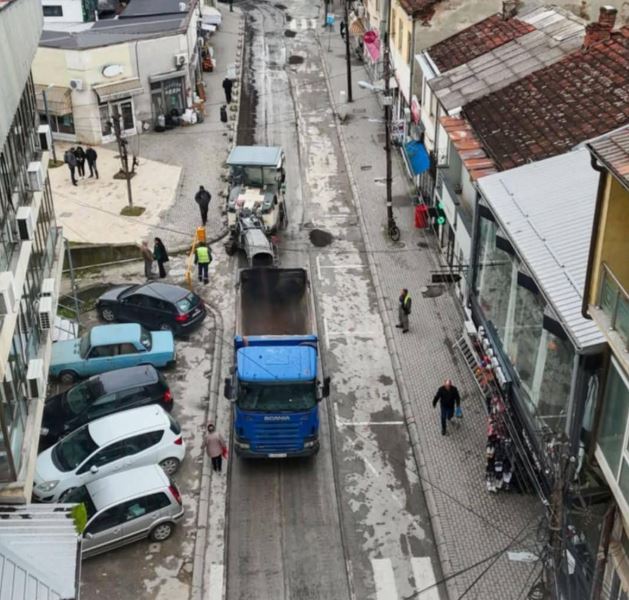 Katër rrugë të Gostivarit po rikonstruktohen njëkohësisht