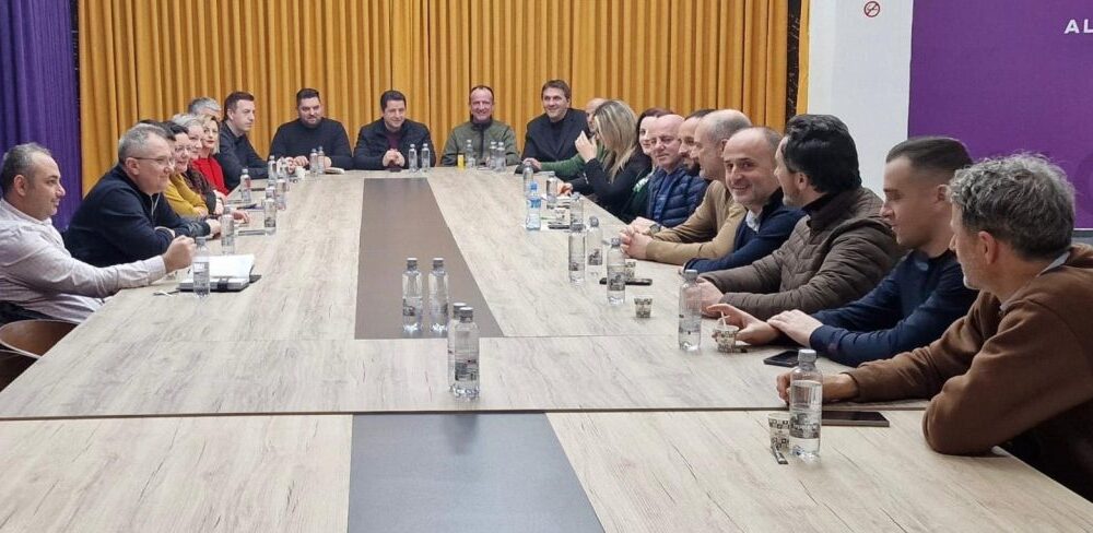 Valbon Limani  Me vendim të Këshillit Organizativ  kryetar i degës së Aleancës për Shqiptarët në Dibër u emërua Shefki Lleshi