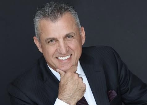 Presidenti Vulaj përkrah studentët dhe i përgjigjet VLEN